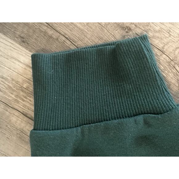 Christmas Hello Kitty Merry & Bright Green Pullover Graphic Sweatshirt Medium - Picture 12 of 13